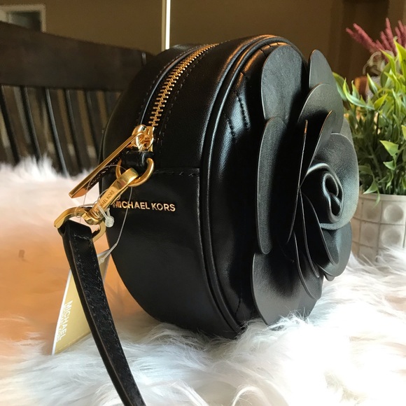 Sale ❗️Michael Kors vivianne flower Crossbody Bag - Picture 3 of 8